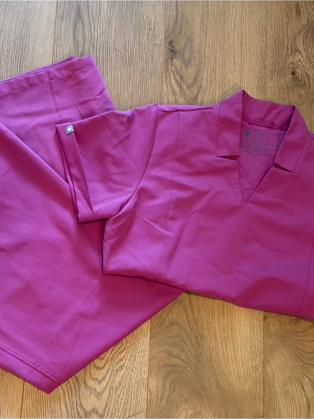 Figs Women's Magenta Scrub Set